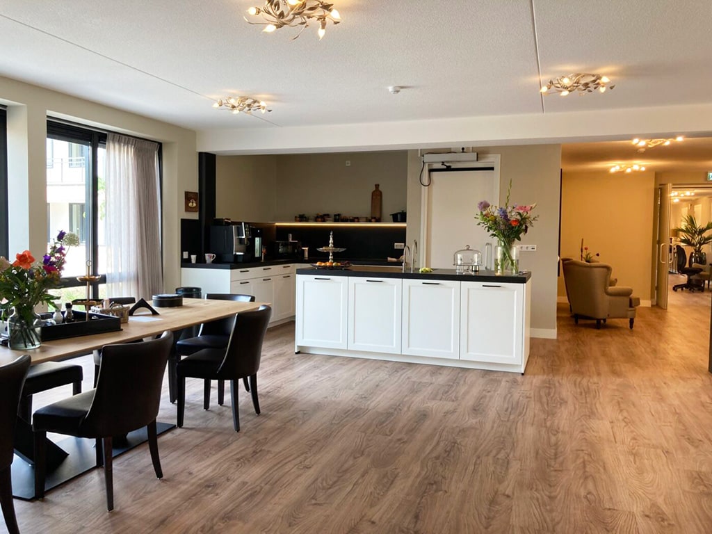 Gemeenschappelijke eetruimte bij Hof van Lely