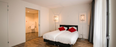 Voorbeeldappartment met badkamer bij Hof van Staten