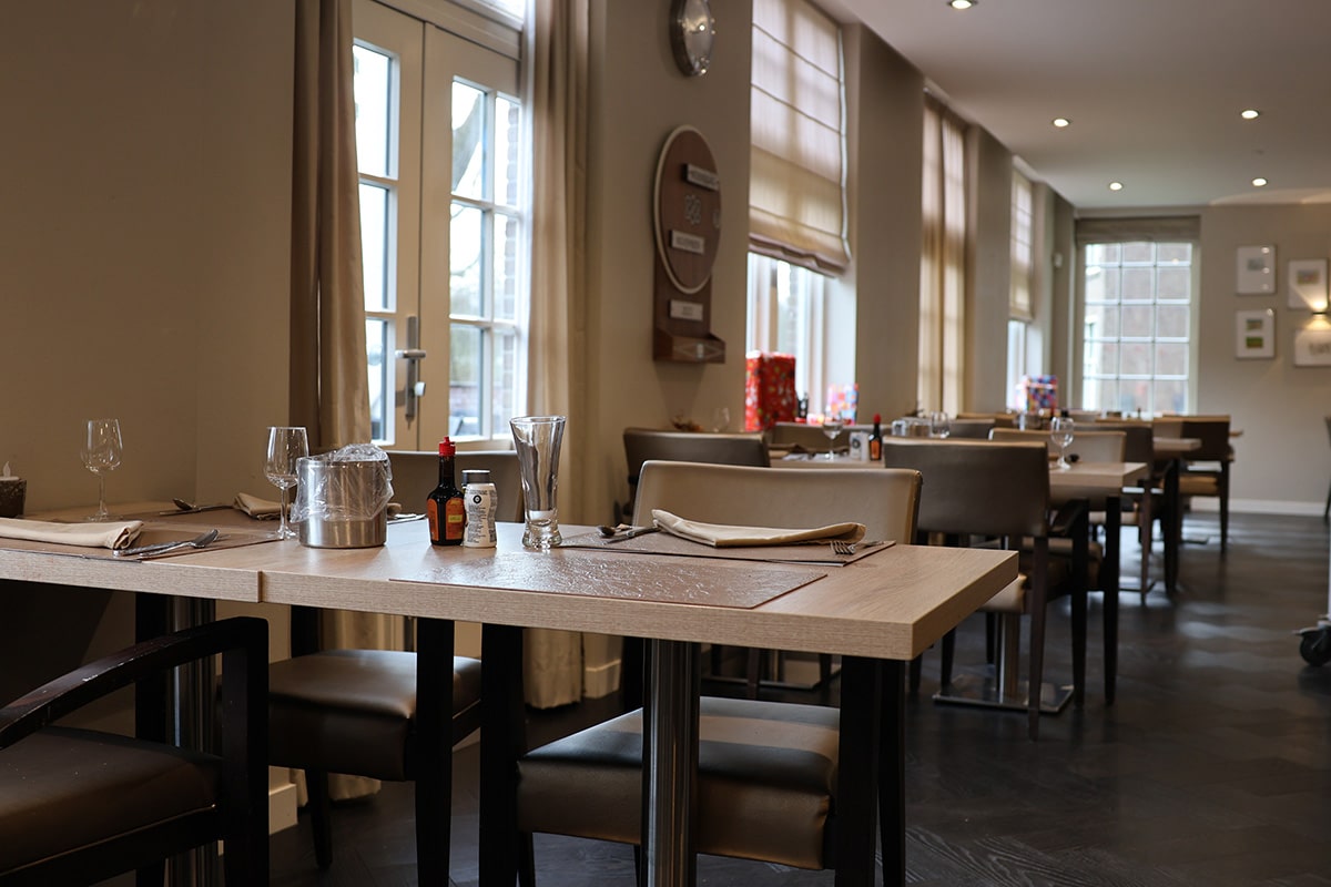 Restaurant bij Kening State