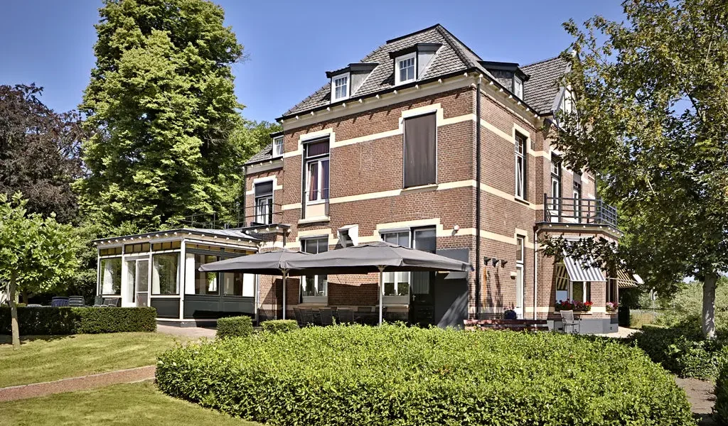 Villa de Horsting in Laag-Soeren, Korian