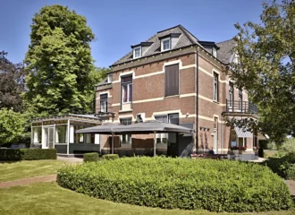 Villa de Horsting in Laag-Soeren, Korian
