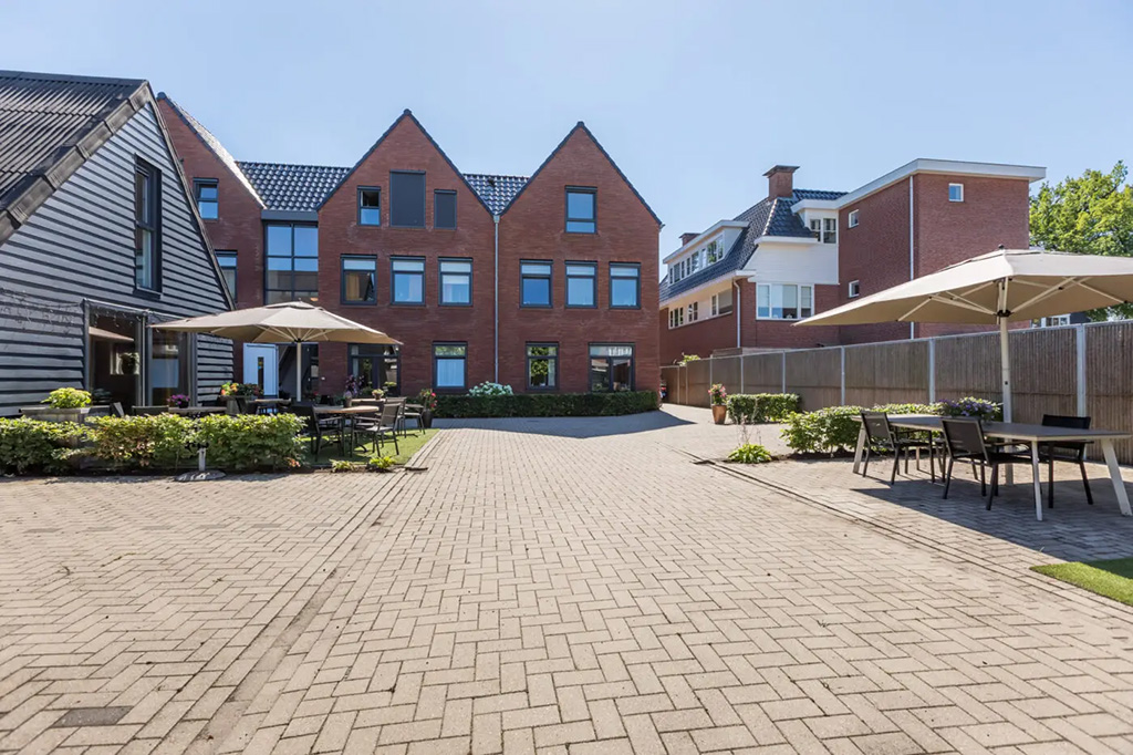 Buitenruimte Villa Dennengaarde