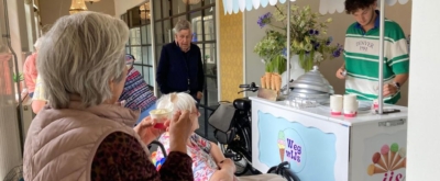 IJsje eten bij zorgvilla De Koornmarkt in Kampen
