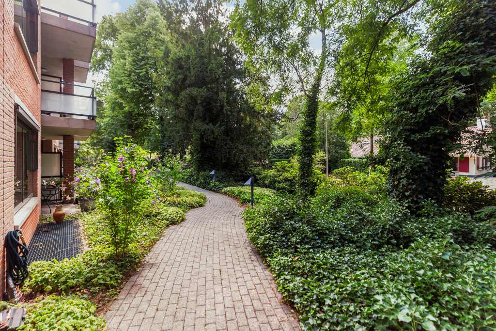 Tuin van woonzorgcentrum in Huis ter Heide