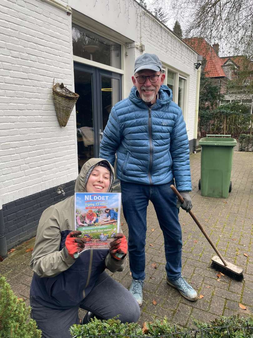 Bewoners, medewerkers en vrijwilligers zetten zich in voor NLdoet bij verzorgingshuis van Korian